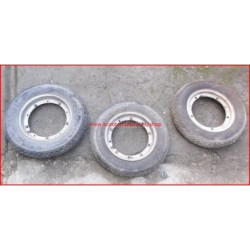 Kit de tres llantas con cubierta de la marca Michelin,