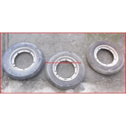 Kit de tres llantas con cubierta de la marca Michelin,