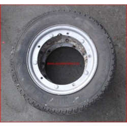 Kit de tres llantas con cubierta de la marca Pirelli