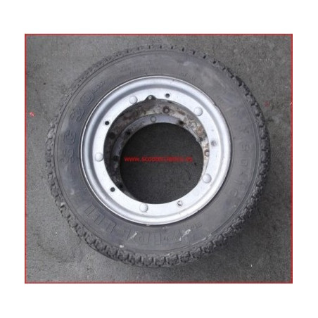 Kit de tres llantas con cubierta de la marca Pirelli