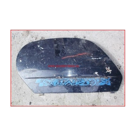 Puerta del lado izquierdo de la Vespa PK XL