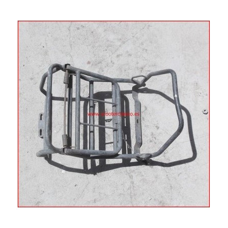 Portabultos trasero de la Vespa PK