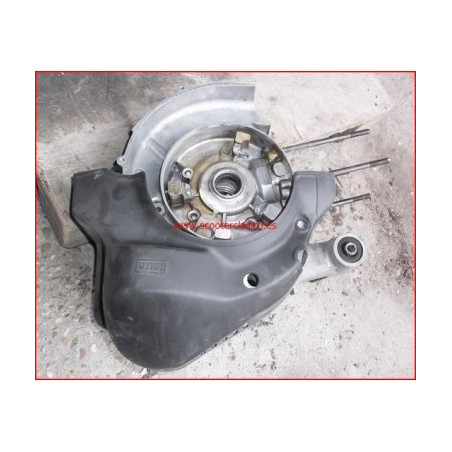 Carcasa cubremotor de Vespa 200