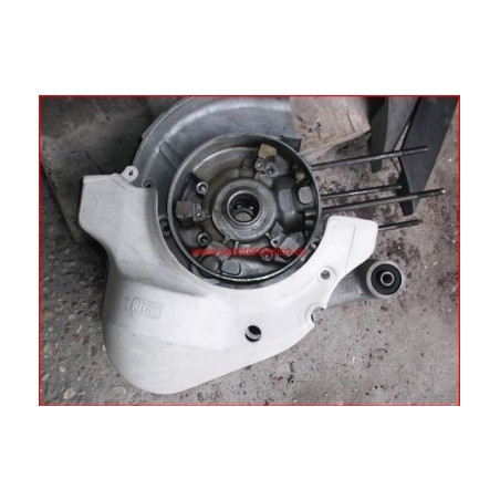Carcasa cubremotor de Vespa 200