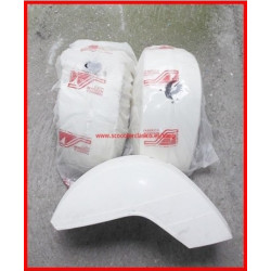Guardabarros de la Vespa 200 de plastico nuevo