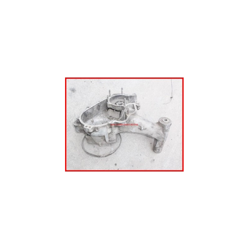 Semicarter del motor de Vespa 160, con el prefijo de motor 09M
