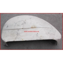 Cofano izquierdo de la Vespa CL y DS de segunda mano en buen estado