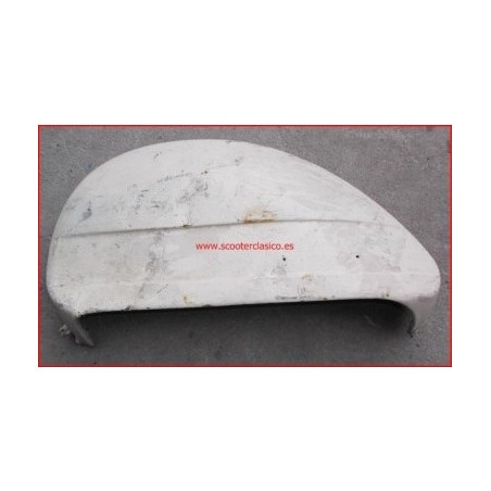 Cofano izquierdo de la Vespa CL y DS de segunda mano en buen estado