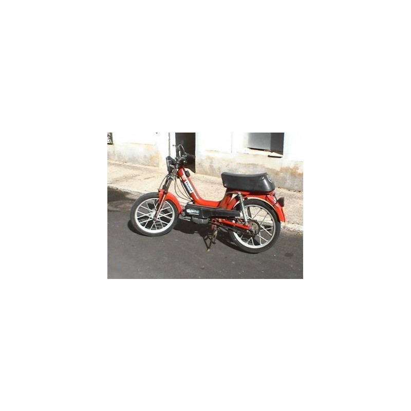 Ciclomotor de la marca Guzzi documentad