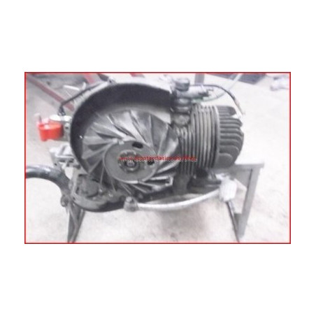 Motor de la Vespa 160, con el codigo de motor 09M