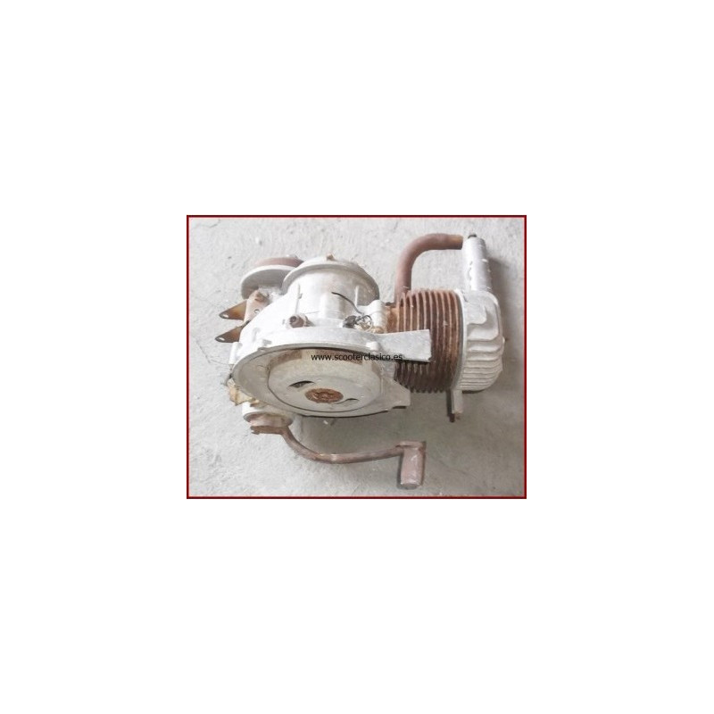 Motor de Vespa faro abajo
