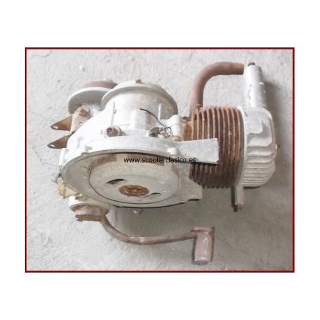 Motor de Vespa faro abajo