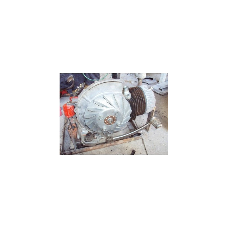 Motor de Vespa 125 reparado