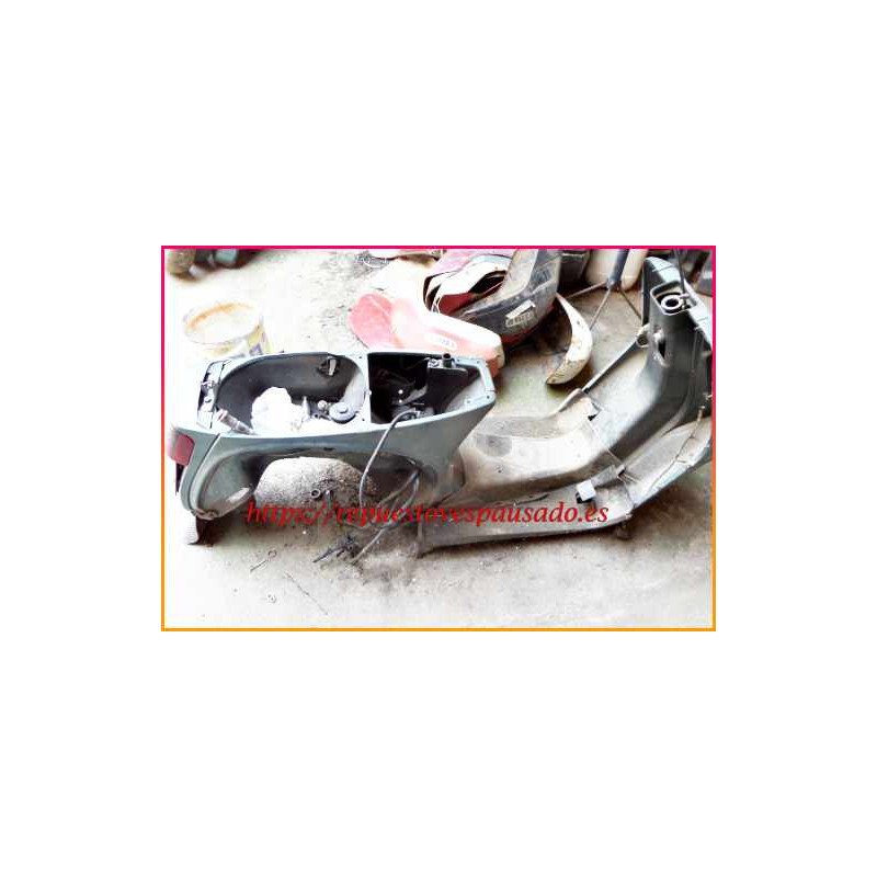 Chasis de Vespa Cosa 200 de segunda mano, no tiene documentación, se encuentra en muy buen estado de chapa